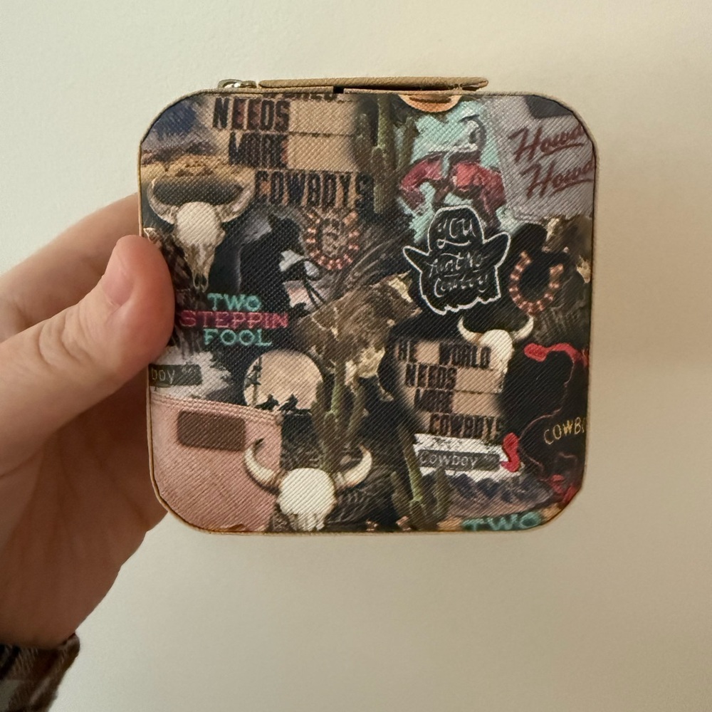 Western Themed Compact jewelry holder